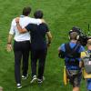 Teammanager Oliver Bierhoff (l) und Bundestrainer Joachim Löw nach dem Schlusspfiff gegen Schweden.