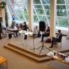 Literatur unter Bäumen? Literatur zwischen Bücherregalen. Wetterbedingt wurde der Talk mit dem Mirabilis-Verlag in die Stadtbücherei Neu-Ulm verschoben. Die Musik zum Abend lieferte das Duo „Sax Kisses Piano“. 	
