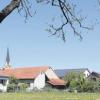 Auf der Wiese nördlich der bestehenden TVP-Halle soll eine zweite Halle errichtet werden.  