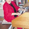 Marlene Enderle ist Organistin und leitet unter anderem den Singkreis.  