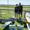 Martin und Albert Erhard aus Kühbach wollen weitere Erfolge mit ihren Modellfliegern landen. 	