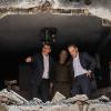 Heiko Maas (rechts), Bundesaußenminister, und Gabi Aschkenasi, Außenminister von Israel, besichtigen ein beschädigtes Haus, das von einer Rakete aus Gaza getroffen wurde.