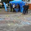 In Lauingen fand am Sonntagvormittag eine spontane Demonstration statt. Rund hundert Bürger haben sich gegenüber eines AfD-Infostandes in der Dillinger Straße aufgestellt und für ein „buntes Lauingen“ demonstriert.<b>  </b>
