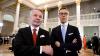Die Präsidentschaftskandidaten Alexander Stubb (r) und Pekka Haavisto im Rathaus von Helsinki.