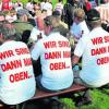 Die Fans des Kreisliga-Meisters SV Ettenbeuren befinden sich bereits in der Bezirksliga. Die Sympathisanten von TSV Ziemetshausen und TSV Burgau wollen sich am Sonntag die Chance für den Sprung nach oben sichern. Foto: Ernst Mayer