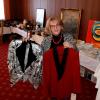 Auch Service-Bekleidung, die man vor einigen Jahrzehnten für besondere Events wie Silversterbälle angeschafft hatte, bietet Gabi Dreisbach an. 