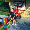 Christian und Tobias aus Ellzee beim Fahrzeugkorso nach dem WM-Spiel gegen Argentinien.