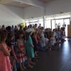 Während der Einweihung des Kinderhauses sangen die Mädchen und Buben für die Gäste.