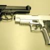 Softair-Pistolen sehen einer echten Schusswaffe sehr ähnlich.