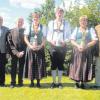 Siegerehrung der drei deutschen Vizemeister bei Hubertus Obenhausen: Von links sind zu sehen Vorsitzender Franz Duile, zweiter Gauschützenmeister Leo Knaur vom Rothtalgau, die Sportler Martina Pöhlmann, Pascal Zick, Martina Neumeyer und Bürgermeister Roland Biesenberger. 