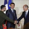 Scholz traf sich im Februar in Frankreich mit dem ukrainischen Präsidenten Wolodymyr Selenskyj. In der Mitte: Emmanuel Macron, Präsident von Frankreich.