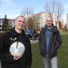 Im Herrenbach entsteht ein neues Sport- und Spielangebot.  Martin Everts (l.) und Matthias Obermeyer betreuen die Kinder und Jugendlichen auf dem Areal der Grund- und Mittelschule.