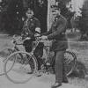Erst waren die Helfer zu Fuß unterwegs, 1930 machten sie sich mit dem Fahrrad auf den Weg zum Einsatzort.