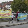 Etwa ein Dutzend Mitarbeiter der Lebenshilfe Landsberg demonstrierten gestern für mehr Gehalt.