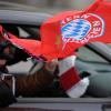 Die Fans des FC Bayern müssten nach Frankfurt mit dem Auto und dem Bus.