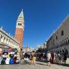 Hier zieht es jeden Gast in Venedig hin: Der Markusplatz.