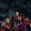 Barcelonas Superstar Robert Lewandowski (M) will noch drei, vier Jahre spielen.