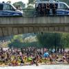 Corona-Hotspot München: Dicht an dicht lagen die Menschen in München am Wochenende bei sommerlichen Temperaturen an der Isar.