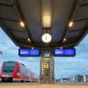 Verwaiste Bahnsteige am Montagmorgen: Der bundesweite Warnstreik brachte den Zugverkehr in Unterfranken zum Erliegen (im Bild der Schweinfurter Bahnhof).