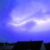 Ein bedrohliches Schauspiel am Himmel bot sich am Dienstagabend in der Region. Dieses Bild der violettfarbenen Gewitterfront samt Blitz fotografierte Stefan Ringhut in Tagmersheim. 