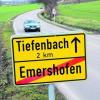 Auf der westlichen Seite der Ortsverbindung von Emershofen und Tiefenbach soll ein Radweg gebaut werden. Der Grundsatzbeschluss wurde im vorigen Jahrtausend getroffen. Foto: arc