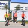 Die Spieler des FCA auf dem Weg zurück vom Gruppentraining ins Stadion. Die Augsburger bleiben bei ihrem Konzept, selbst wenn Konkurrenten aus der Bundesliga wieder ins reguläre Mannschaftstraining einsteigen.