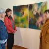 "Linie Faden Pinselstrich" heißt die neue Ausstellung im Kunstverein Bobingen, in der (von links) Barbara Auer, Conny Kagerer und Ines Roller ihre Arbeiten zeigen.