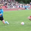 Die beiden Königsbrunner Teams treffen in der Kreisliga aufeinander. Links Scott Binzer vom TSV, rechts Patrick Schmalz, vom FC Königsbrunn.