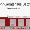 Der Vorschlag des Architekturbüros Scherner, die Westfassade des neuen Gerätehauses in Balzhausen mit roten HPL-Platten zu verkleiden und die fünf Tore in Grau zu halten, fand bei den Gemeinderäten Gefallen und wurde mit einer Gegenstimme beschlossen. 