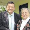 Bürgermeister Lorenz Braun gratulierte Anna Schamberger zu ihrem 90. Geburtstag. 