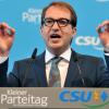 Der CSU-Generalsekretär Alexander Dobrindt spricht beim kleinen Parteitag der CSU am Samstag im Olympiapark in München.