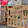 Seit mehr als 200 Tagen campieren Klimaaktivisten neben dem Rathaus. Sie kritisieren die Stadt. Umweltreferent Reiner Erben (Grüne) geht jetzt in die Offensive.