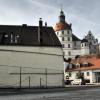 Für das Grundstück an der Oskar-Wittmann-Straße sucht die Stadt einen Käufer. Die archäologischen Untersuchungen, die die Ausschreibung verzögerten, sind abgeschlossen. In der Vergangenheit scheiterten bereits private Investoren bei der Umsetzung eines Bauvorhabens an dieser Stelle.