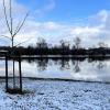 Friedlich sieht der Babenhauser Rothdachweiher in diesen Tagen aus. Vor fünf Jahren hat sich an dessen Ufer Fürchterliches zugetragen.