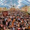 Es ist das letzte Oktoberfest vor der Kommunalwahl 2014. Der Bierpreis nähert sich der Zehn-Euro-Marke, der Schwarzmarkt blüht und alles wird zum Politikum hochstilisiert.