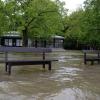 Hochwasser ist auch am Ammersee immer mal wieder ein Thema. Unser Bild zeigt die überfluteten Seeanlagen in Dießen im Juni 2013.