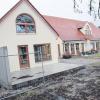 Der Anbau des Thannhauser Kindergartens St. Vinzenz passt sich an den Bestand an. In der neuen Krippe sollen bis zu 15 Kinder Platz finden. 