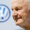 Der frühere VW-Aufsichtsratschef, Ferdinand Piech hat große Teile seiner Aktien verkauft. Dafür bleibt vorerst im Aufsichtsrat.