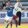 Vollen Einsatz zeigte der TSV Bobingen (links Murat Calli) vor allem in der zweiten Halbzeit gegen die Brunnenstädter (rechts Daniel Gremes). 