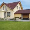 Fassadenanstrich schützt das Haus und senkt Energiekosten