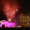 Das Feuerwerk der Gemeinde Türkheim lockte in der Silvesternacht immer wieder viele Gäste in die Ortsmitte. Jetzt wird darüber nachgedacht, ob es in diesem Jahr wieder ein Feuerwerk geben soll. 