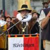 Die Eröffnung vollzogen viele Gruppen beim Einmarsch auf dem Rathausplatz. 