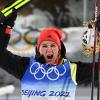 Denise Herrmann feiert den Gewinn der Goldmedaille.