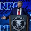 Auch an Schulen: Ex-Präsident Donald Trump fordert mehr Waffen auf NRA-Jahrestagung.