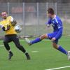 Marius Horak (rechts) hatte in dieser Szene für den KSC zwar getroffen, das Tor aber zählte wegen einer Abseitsstellung nicht. Kissing besiegte Margertshausen dennoch sicher mit 4:1.  	 	