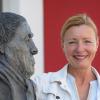 Beate Merkel ist die neue Direktorin des Dillinger Johann-Michael-Sailer-Gymnasiums. Sie will die Schulentwicklung mit einem wertschätzenden Miteinander fördern. 