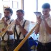 Premiere für das Daitinger Alphorn-Sextett: Die sechs Musiker traten zum ersten Mal beim Musikverein Usseltal Daiting auf und waren deshalb eine besondere Überraschung. 	 	