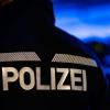 Die Polizei Donauwörth bittet um Hinweise aus der Bevölkerung auf einen Unbekannten, der einen Motorroller beschädigt hat.