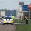 Dänische Polizisten am deutsch-dänischen Grenzübergang Ellund auf der A7. Dänemark führt zur Begrenzung der Flüchtlingszahlen Passkontrollen an der Grenze zu Deutschland durch.