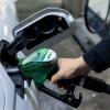 Autofahrer profitieren ab 1. Juni von einer billigeren Preisen für Diesel und Benzin. 